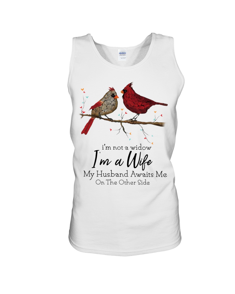 Cardinal bird i'm not a widow i'm a wife tank top