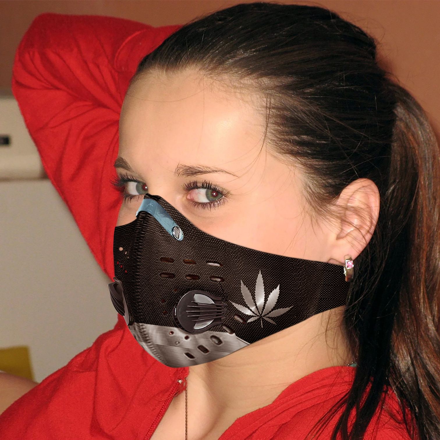 Love cannabis carbon pm 2,5 face mask 3