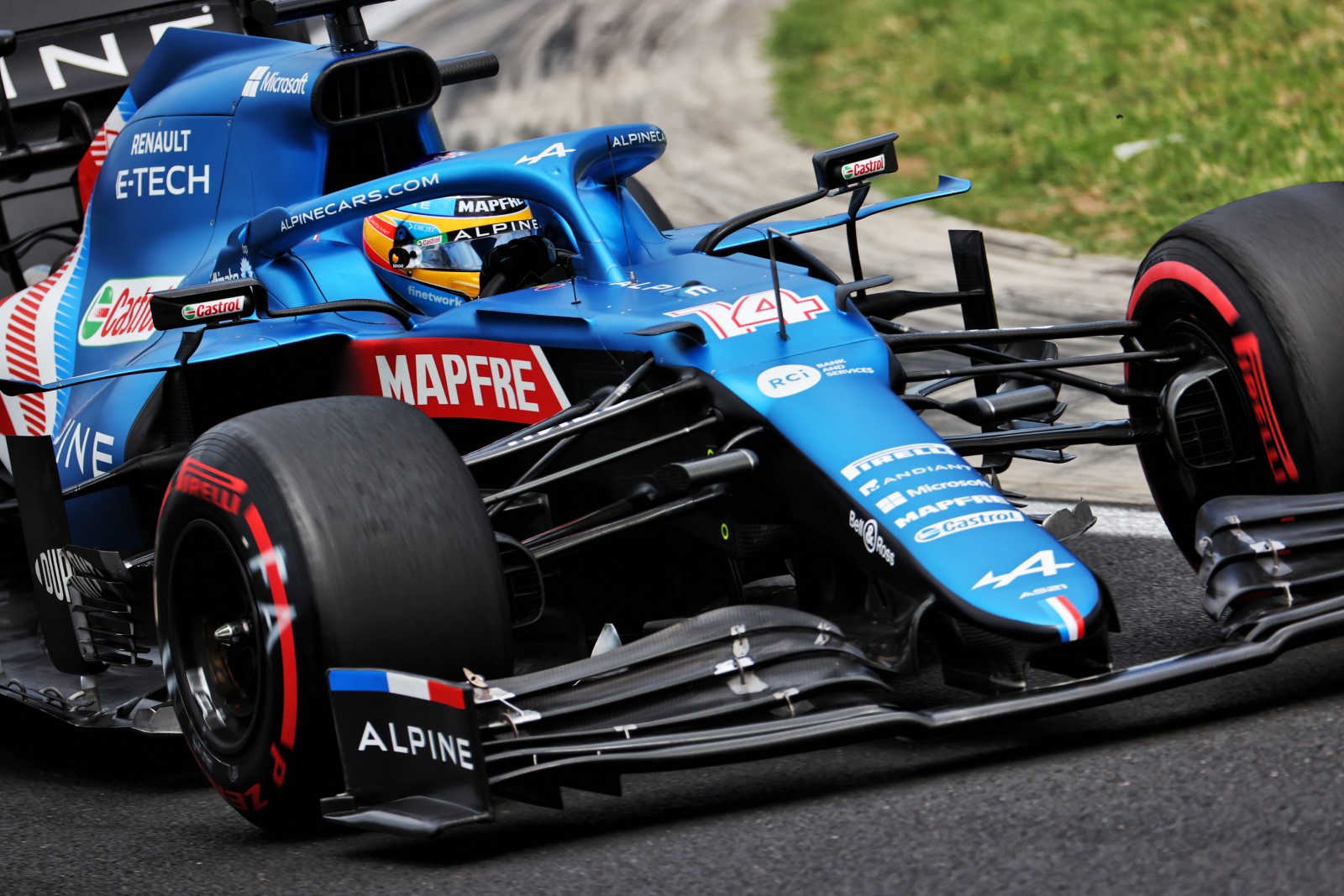 After negotiating a contract extension, Alpine has confirmed Fernando Alonso for the 2022 Formula One season.